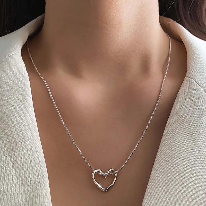 New Simple Hollow Love Heart Pendant Necklacs Party