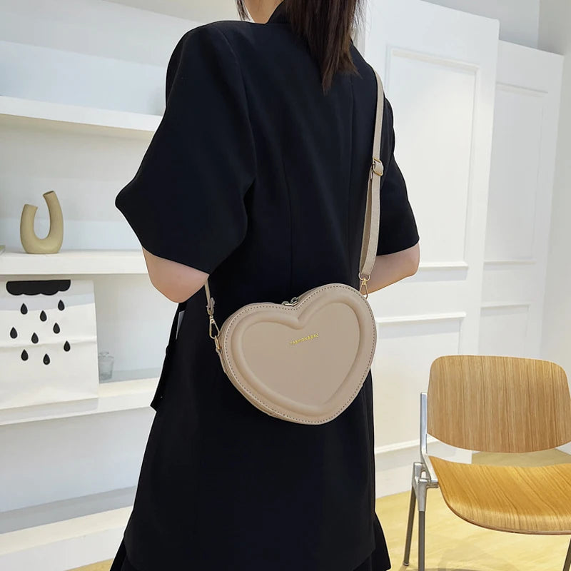 Hot Sale Heart Shape Crossbody Bags For Women Solid Pu Handbags
