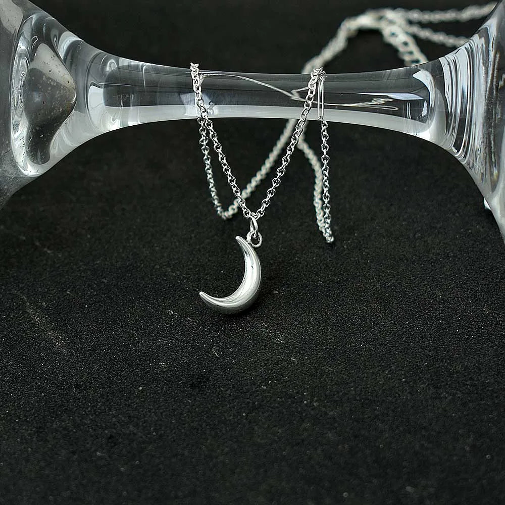 Cute Simple Moon Pendant Necklaces For Women