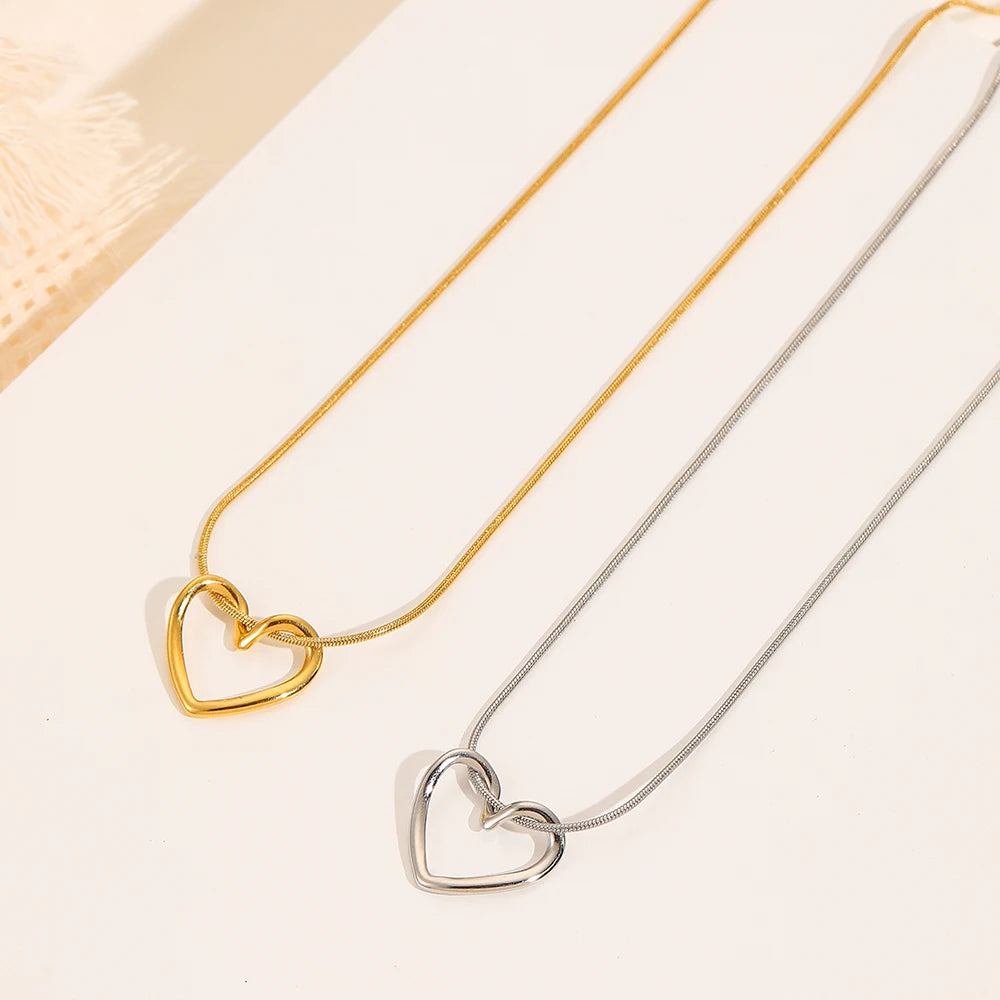 Fashion Twist Heart Pendant Necklace For Women Girls 18K Gold Plated Stainless Steel Chain Necklace